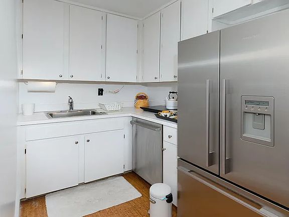 4th image of 15 W 72nd St APT 5R