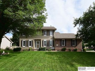 2134 Franklin Dr, Papillion, NE 68133