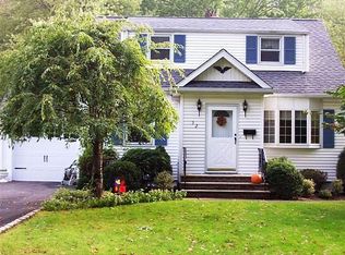 32 Brookside Ln, Berkeley Heights, NJ 07922