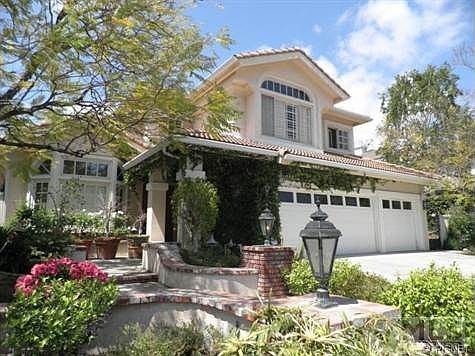 18525 Saint Moritz Dr, Tarzana, CA 91356 | Zillow