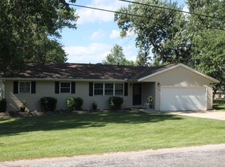 3780 E Skyline Dr, Decatur, IL 62521