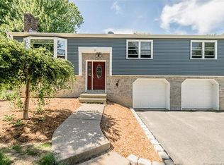 21 Diane Ln, Suffield, CT 06078
