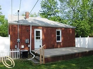 4th image of 6855 Fenton St