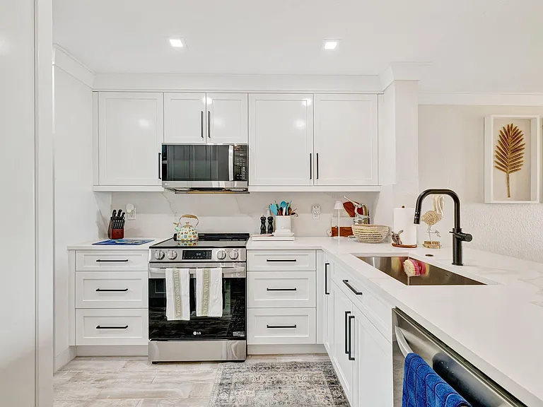 7420 S Ocean Dr #215 — Photo 6