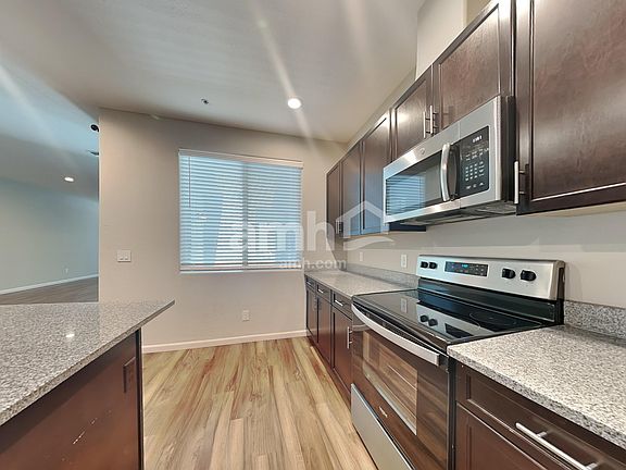 4th image of 20709 W Maiden Ln