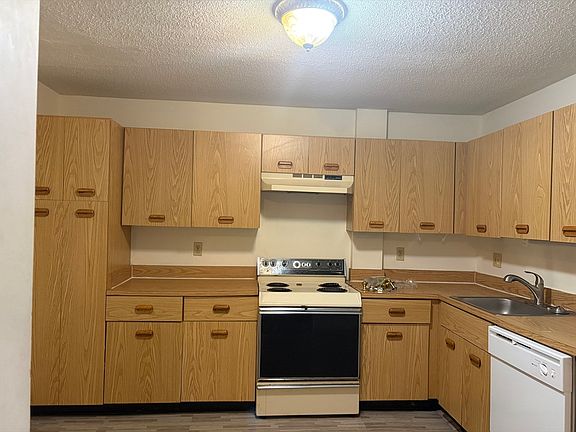 4th image of 96 Old Colony Ave APT 131