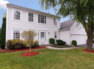 1179 Hummingbird Ln, Grayslake, IL 60030