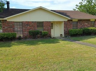 709 Nora Ln, Desoto, TX 75115