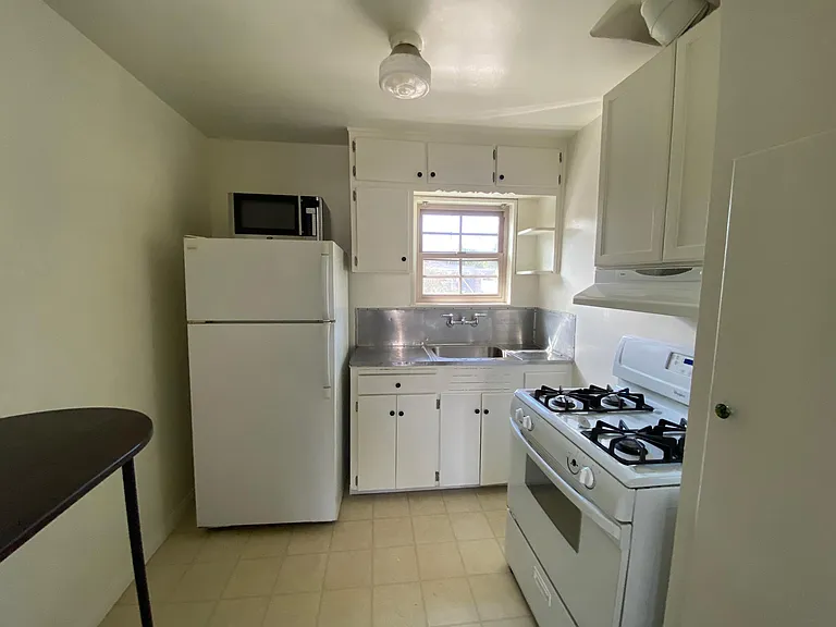 548 W Imperial Ave #2 — Photo 11
