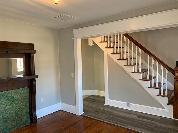 2nd image of 605 6th St SE #607