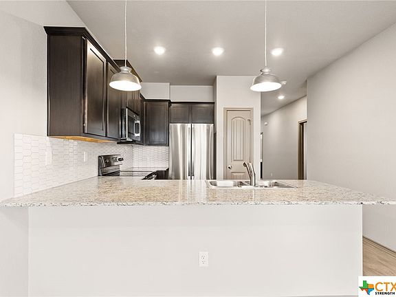 4th image of 254 Green Valley Dr