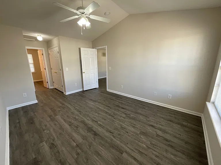 Meridian Park Apartments — Photo 172