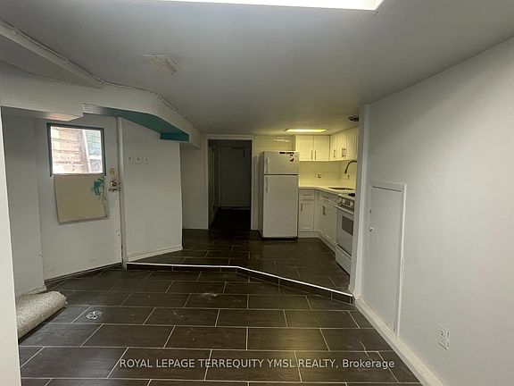 3rd image of 1228 Dufferin St #Basement