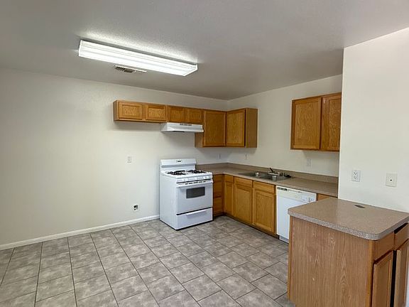 4th image of 73871 Southslope Dr #73871