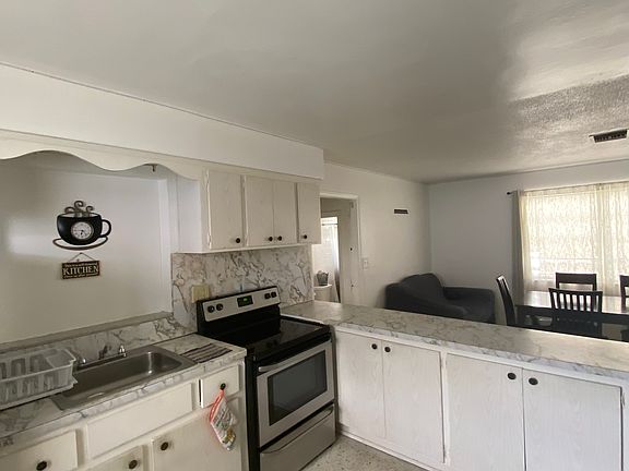 3rd image of 622 NE 4th St #4