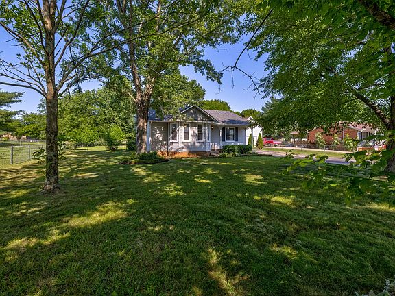 2nd image of 5519 Jernigan Ln