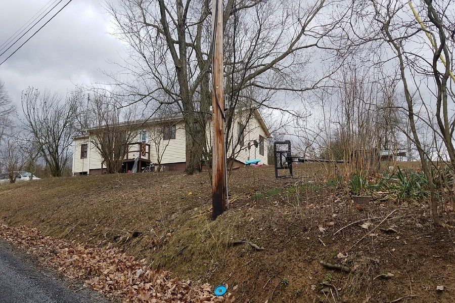 2nd image of 393 Sticky Kline Rd