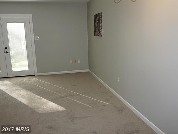 4th image of 10 Kingsbridge Ct