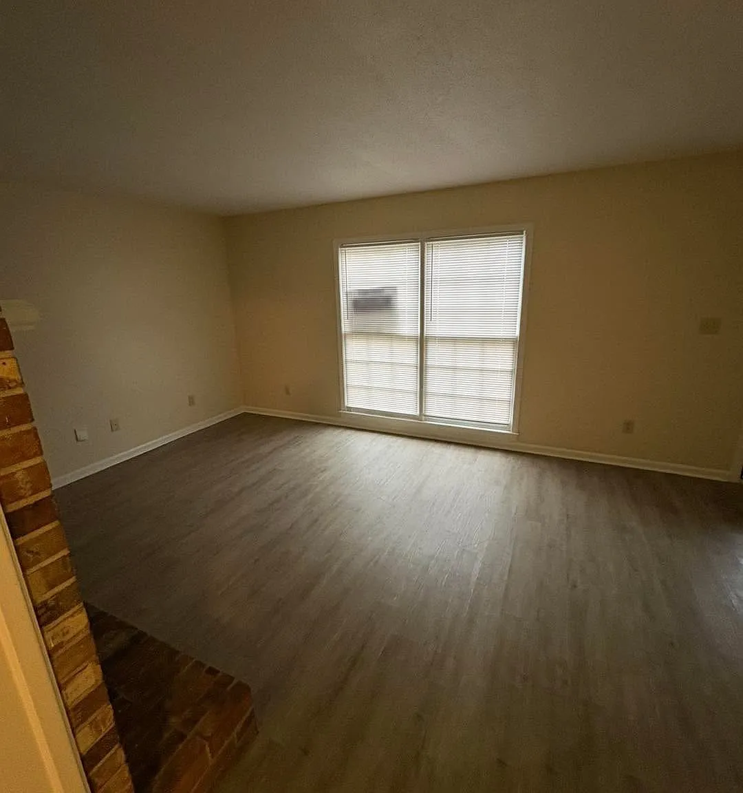 2 bed, 1.5 bath, 1050 sqft, $875 — Photo 4