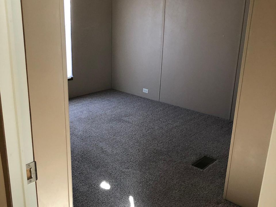 2nd image of 40 River Bend Dr
