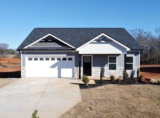 255 R C Thompson Rd, Chesnee, SC 29323