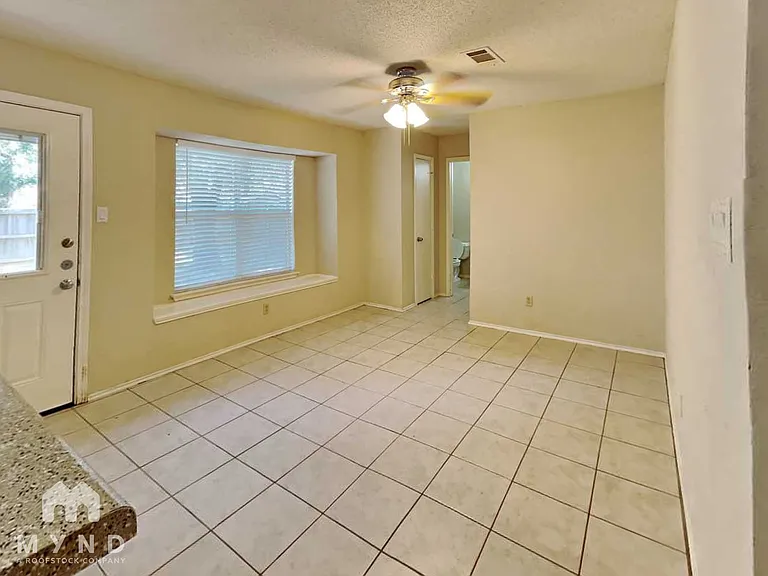 3205 Meadowview Dr — Photo 9