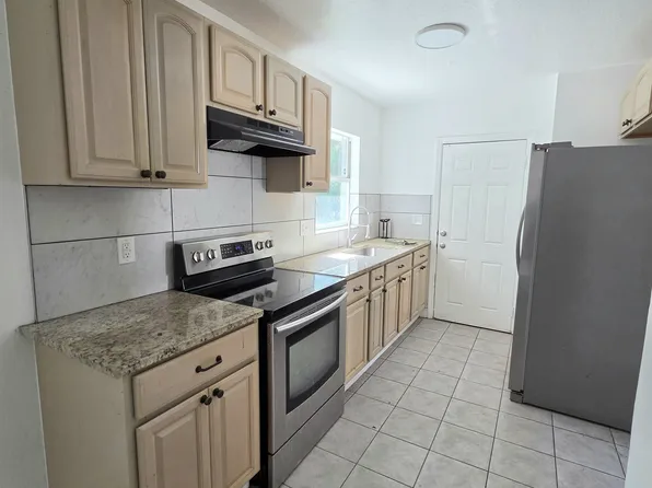 4606 30th St W, Bradenton, FL 34207