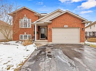 7852 Charnwood Ave, Niagara Falls, ON L2H 3E2