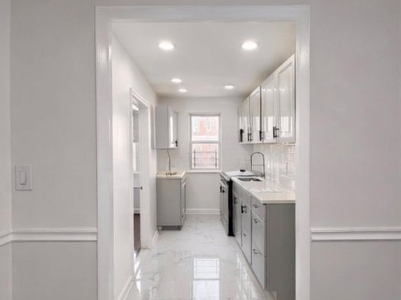 5th image of 109-19 202nd St #2