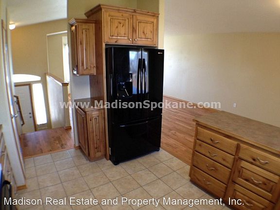 5th image of 425 E Norma Lee Ave