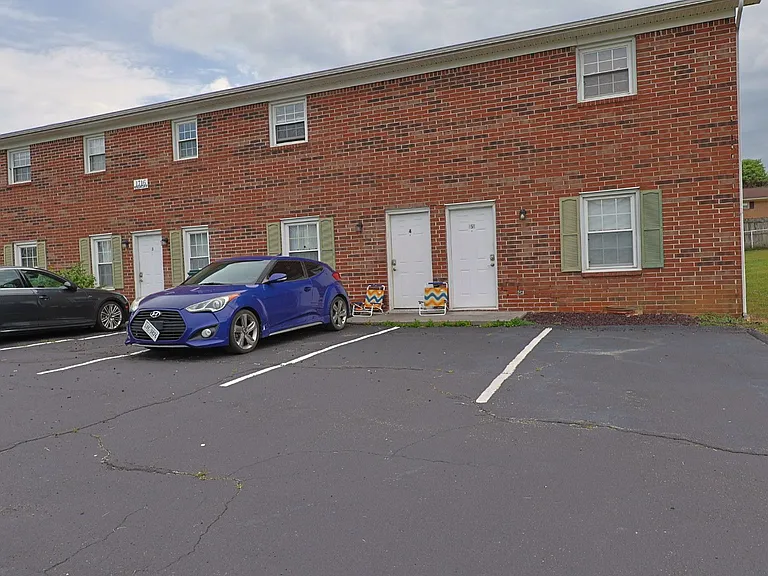 1740 Bonham Rd — Photo 1