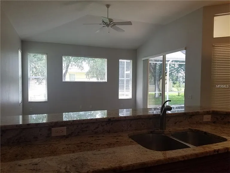 508 Cedar Woods Dr — Photo 8