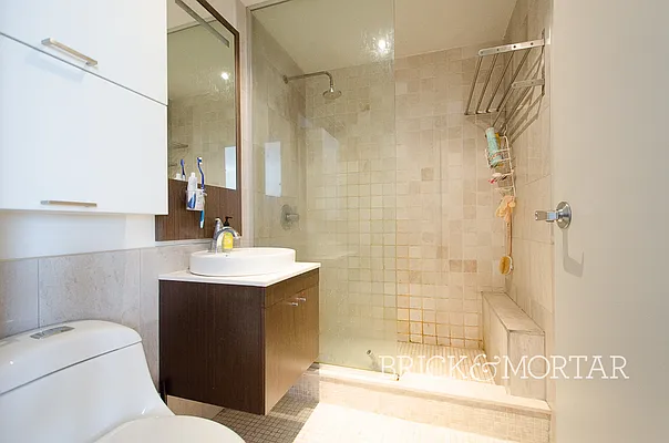 Sold by Brick&Mortar | media 10