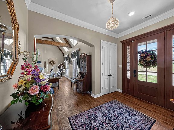 5th image of 535 Riata Rd