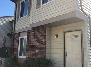 31D Fernwood Dr, Bolingbrook, IL 60440