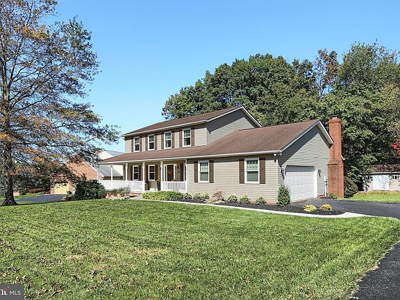 5th image of 36 McCurley Dr