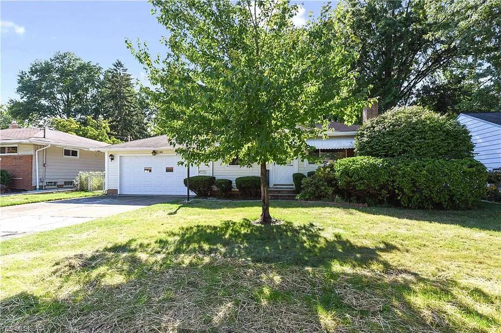 4040 River Ln photo 1