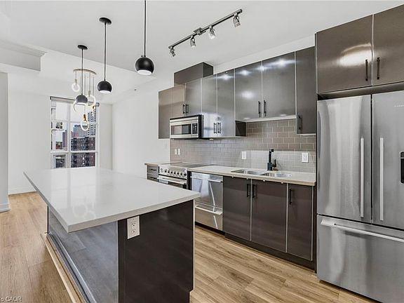3rd image of 90 Charlton Ave W #801