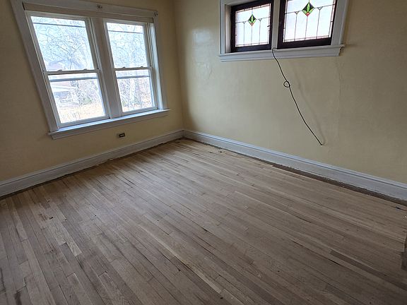 3rd image of 6150-6152 S Grand Blvd #6150A