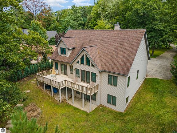 4th image of 5685 Shirley Ann Dr