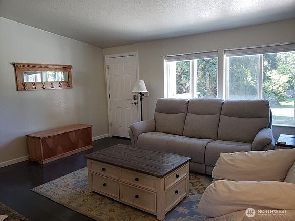 5th image of 2168 Norman Drive