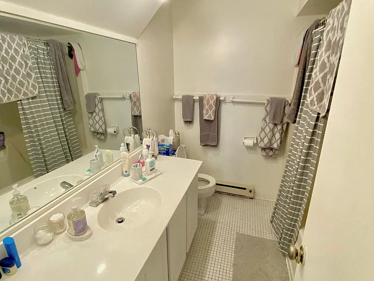 University Park Apartments — Photo 44