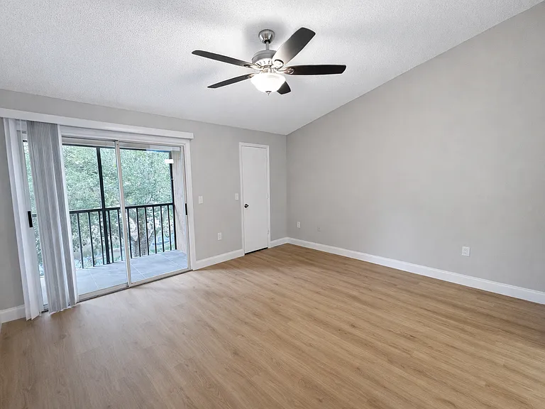14639 Par Club Cir — Photo 7