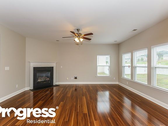 5th image of 4385 Stone Mountain Dr