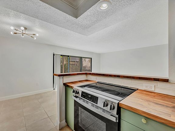 2nd image of 776 116th Ave N