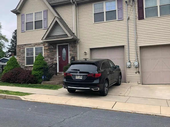 7445 Keiffer St, Philadelphia, PA 19128