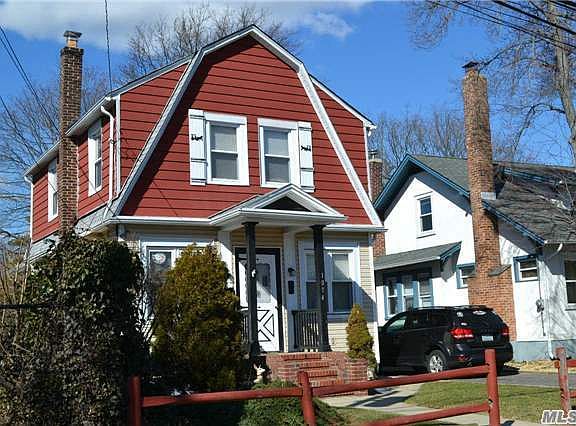 2nd image of 1074 Lynn Pl