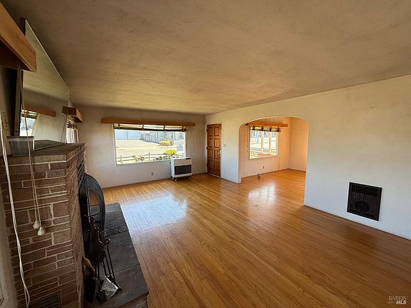 4th image of 327 S Franklin Street