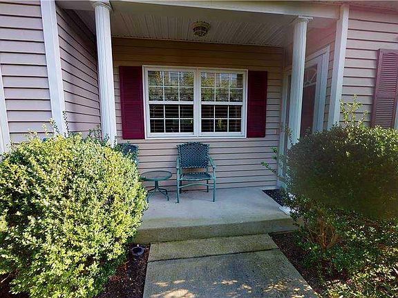 4th image of 105 Deer Valley Dr