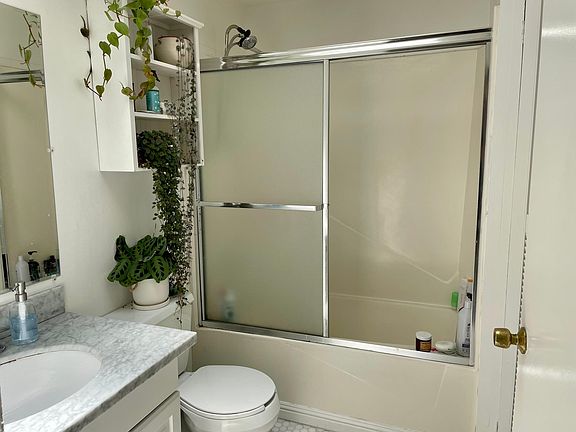 5th image of 2638 Hyde St #B